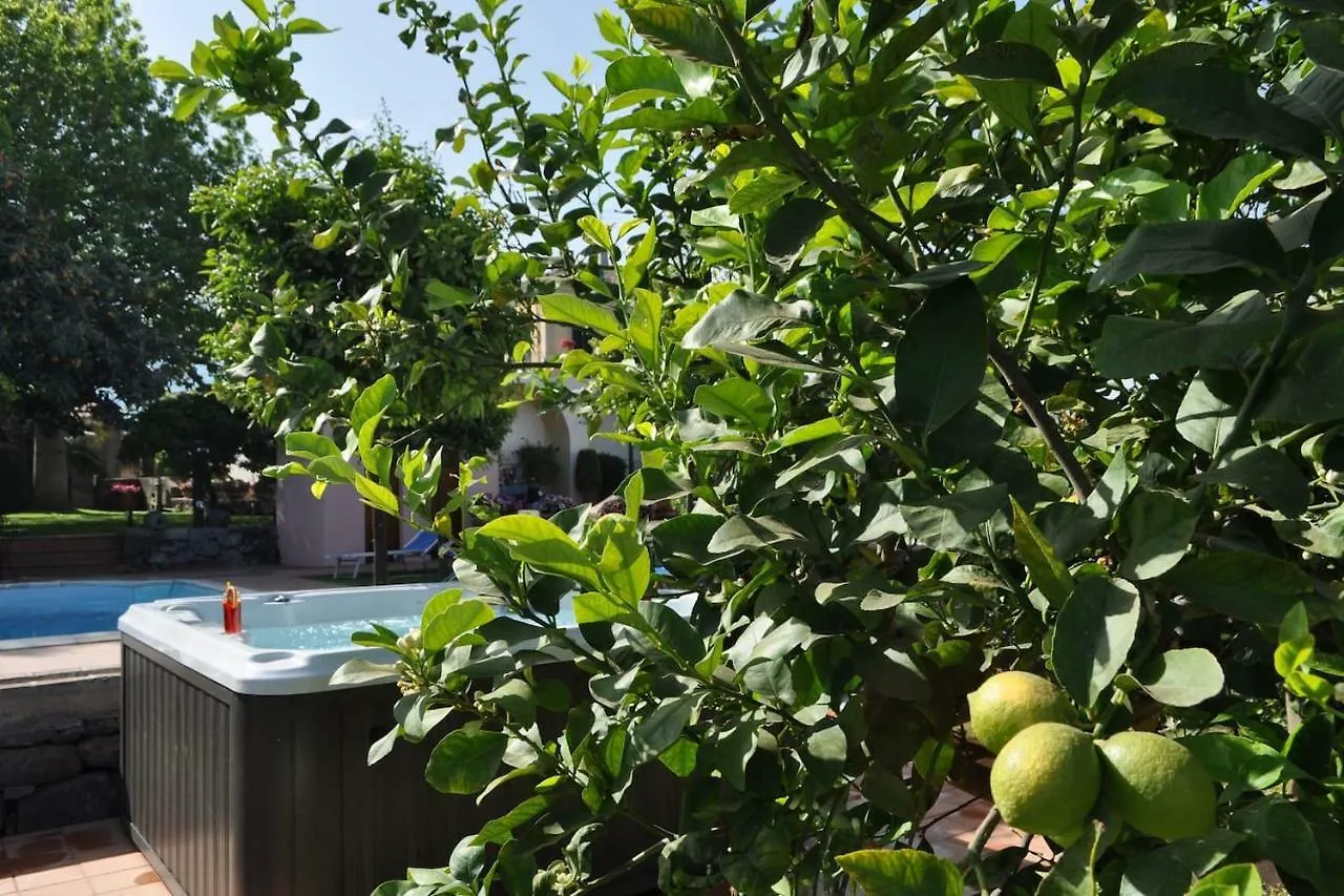 Villa Praiola - Exclusive Seafacing Mansion With Pool And Jacuzzi San Leonardello 이탈리아