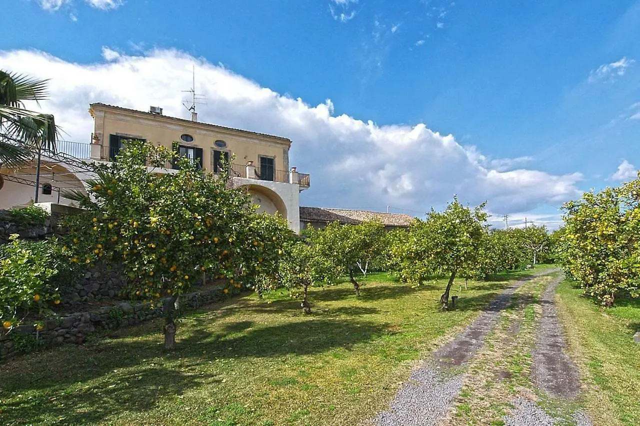 Villa Praiola - Exclusive Seafacing Mansion With Pool And Jacuzzi San Leonardello 0*,